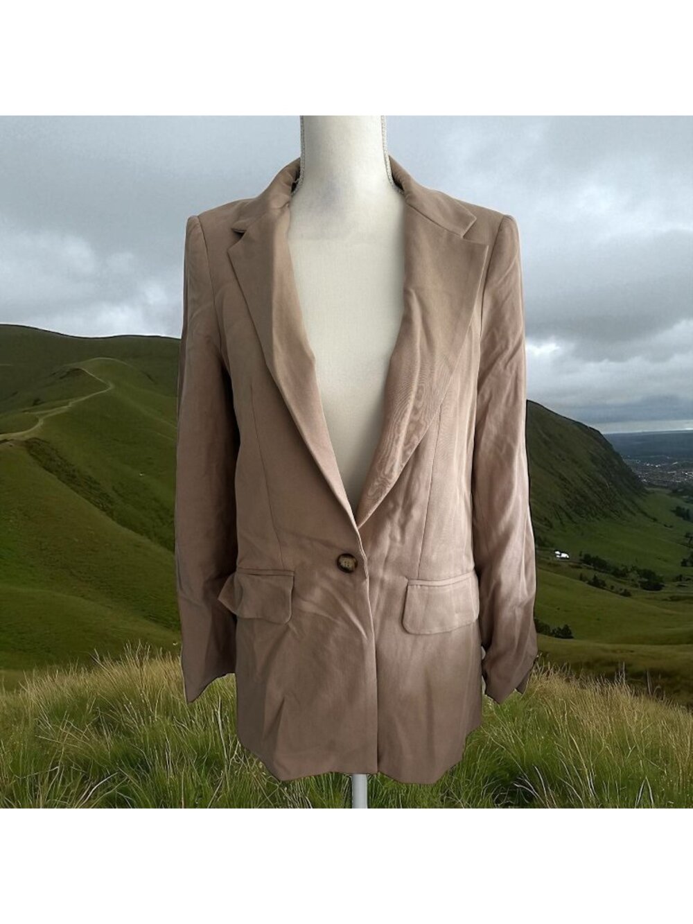 REFORMATION Tan Casual Blazer Jacket Size Medium